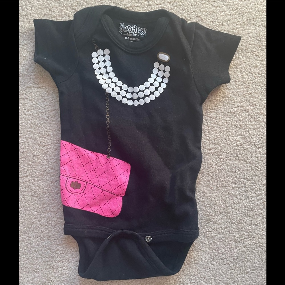 🌾 pearls & purse onesie